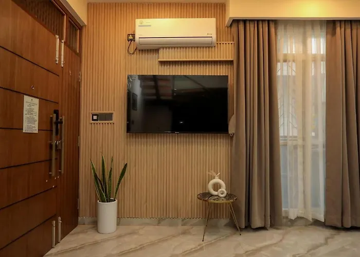Griha Units M's - Entire Two Story Duplex *