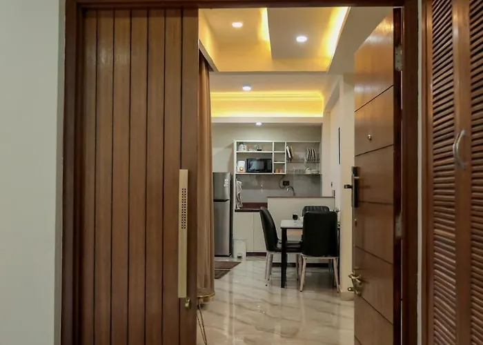 Apartment Griha Units M's - Entire Two Story Duplex