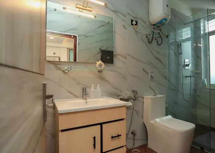 Apartment Griha Units M's - Entire Two Story Duplex *